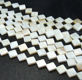 Perlmutt Quadratstrang diagonal ca. 8 x 8 mm / ca. 40 cm