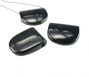 Obsidian Anhnger ca. 40 x 30 mm / ca. 4 mm Bohrung