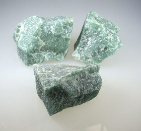 Grünquarz Rohsteine faustgroß ca. 150 - 250 gr. / st.