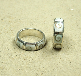 Operculum - Fingerring in 925 Silber ca. 8 mm breit