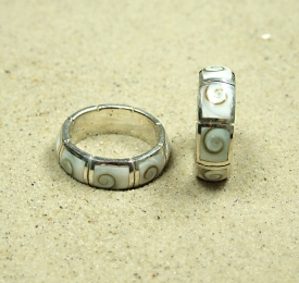 Operculum - Fingerring in 925 Silber ca. 8 mm breit