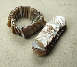 Perlmutt - Armband bronzefarben ca. 30 mm / ca. 18-19 cm