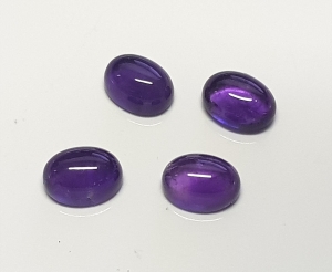 Amethyst  - Cabochon ca. 9 x 7 mm