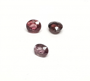 3 x Spinell aus Burma / Myanmar facettiert ca. 7 x 6 mm / ca. 4,05 ct. Gesamtgewicht