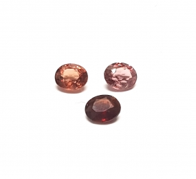 3 x Spinell aus Burma / Myanmar facettiert ca. 7 x 6 mm / ca. 3,35 ct. Gesamtgewicht