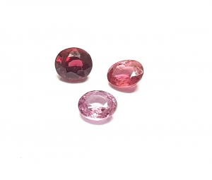 3 x Spinell aus Burma / Myanmar facettiert ca. 7 x 6 mm / ca. 3,75 ct. Gesamtgewicht