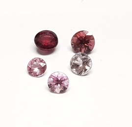 5 x Spinell aus Burma / Myanmar facettiert ca. 4,7 bis 6,0 mm / ca. 3,75 ct. Gesamtgewicht