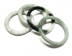 3 x Burma Jade (Jadeit) Armreif komplett abgerundet ca. 55-65 mm Innendurchmesser / 8-12 mm breit