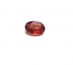 Spinell aus Burma / Myanmar oval facettiert ca. 9,8 x 7,6 mm / ca. 2,65 ct.