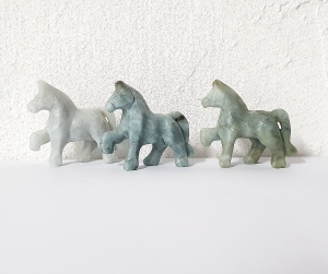 Pferde Gravur aus Jadeit ( Jade ) ca. 47 x 42 mm