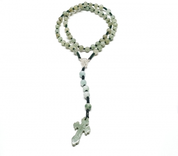 Rosenkranz aus Jade ( Jadeit ) 59 Perlen ca. 6-8 mm ca. 54-58 cmmit graviertem Kreuz