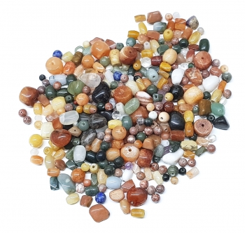 500 Gramm verschiedene Perlen in allen Farben, Größen und Formen