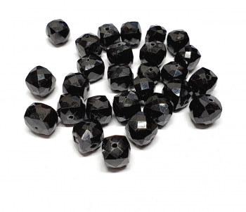 26 x schwarzer Spinell Perlen Würfelform facettiert und gebohrt ca. 6-8 mm / 1 mm Bohrung