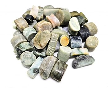 B-Qualitt Jade ( Jadeit ) Steine eckig/oval Gr. Sbis XL aus Myanmar / Burma ca. 1000 gr.