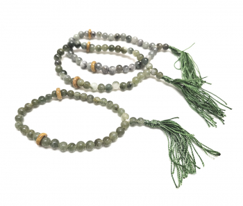 Gebetsband aus Jade ( Jadeit ) 33 Perlen ca. 7 mm ca. 22 cm