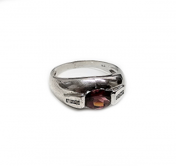 Spinell rot Fingerring oval facettiert in 925 Silber - Gr. 19,3 mm / Einzelstck