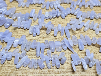 Chalcedon�geb�ndert Chipsstrang�ca.�10 - 20 mm / ca. 40 cm