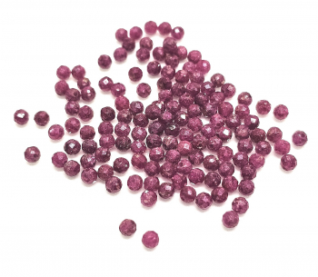 125 Rubin Perlen / Kugeln facettiert gebohrt ca. 3 mm / ca. 0,7 mm Bohrung