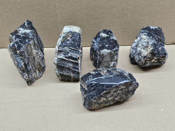B/C - Qualit�t schwarzer Turmalin / Sch�rl�Anschliff aus Indien�ca. 400-600 gr.
