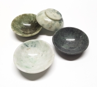 Schale aus Jade ( Jadeit ) ca. 54 mm / ca. 17 mm hoch