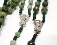 Rosenkranz aus Jade ( Jadeit ) 59 Perlen ca. 6-8 mm ca. 54-58 cmmit graviertem Kreuz