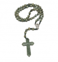 Rosenkranz aus Jade ( Jadeit ) 59 Perlen ca. 6-8 mm ca. 54-58 cm mit abgerundetem Kreuz - Handarbeit