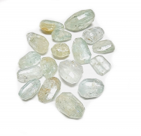 17 gebohrte natürliche Aquamarin Perlen Freiform facettiert aus Brasilien ca. 13-35 mm