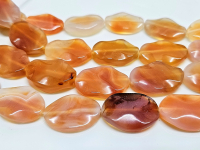Carneol welliger Ovalstrang ca. 25 x 35�mm / ca. 40 cm