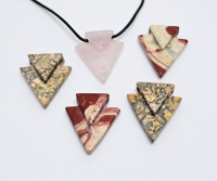 5er Set Anh�nger Triangel gebohrt - verschiedene Steinsorten ca. 32x28 mm / 3 mm Bohrung - Einzelset